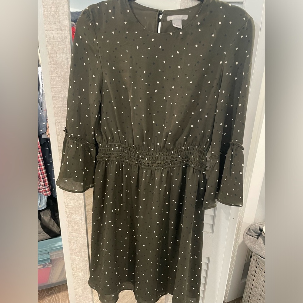 H&M Polka Dot Olive Green Short Dress Mid length sleeve size 8